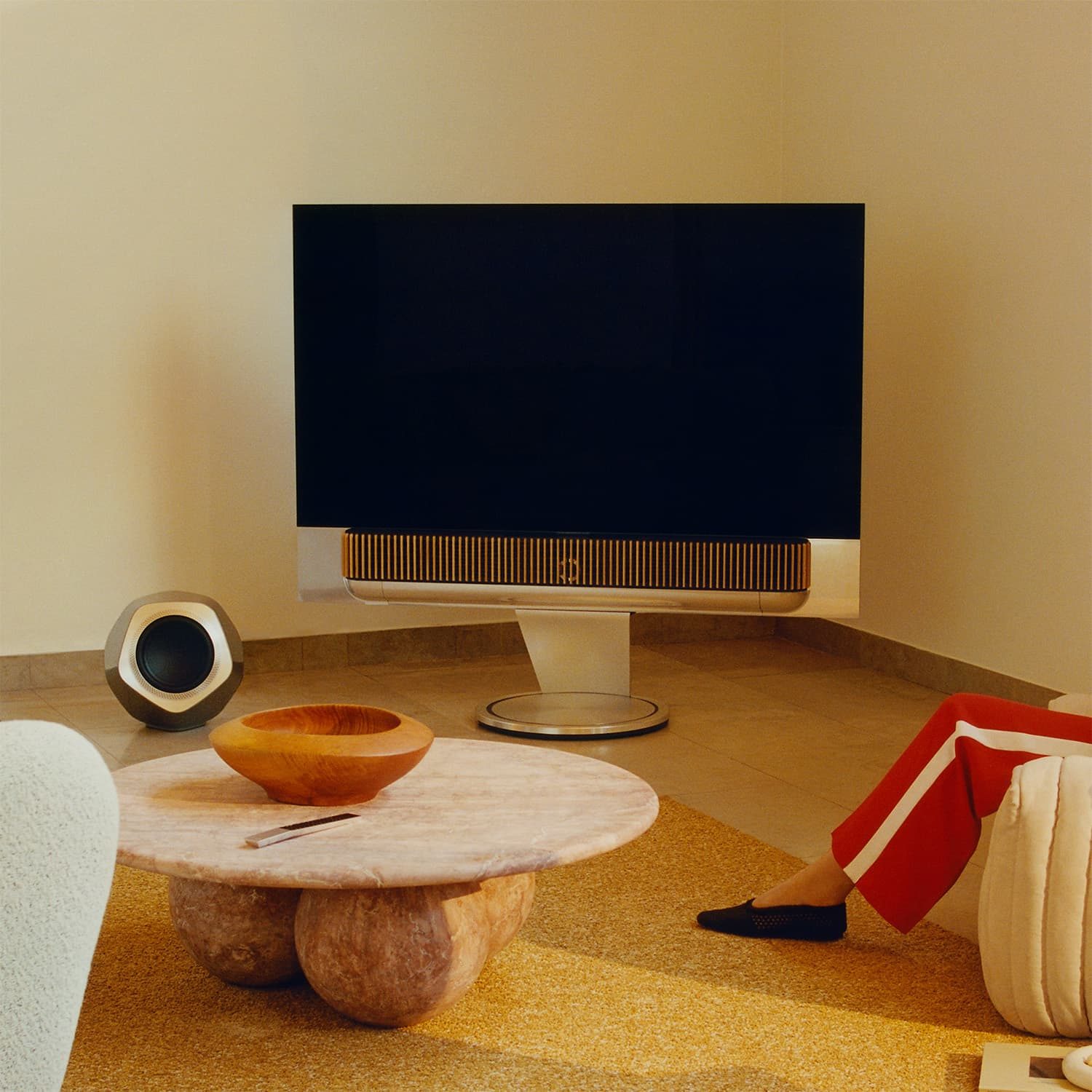 Beovision Theatre television in a living room