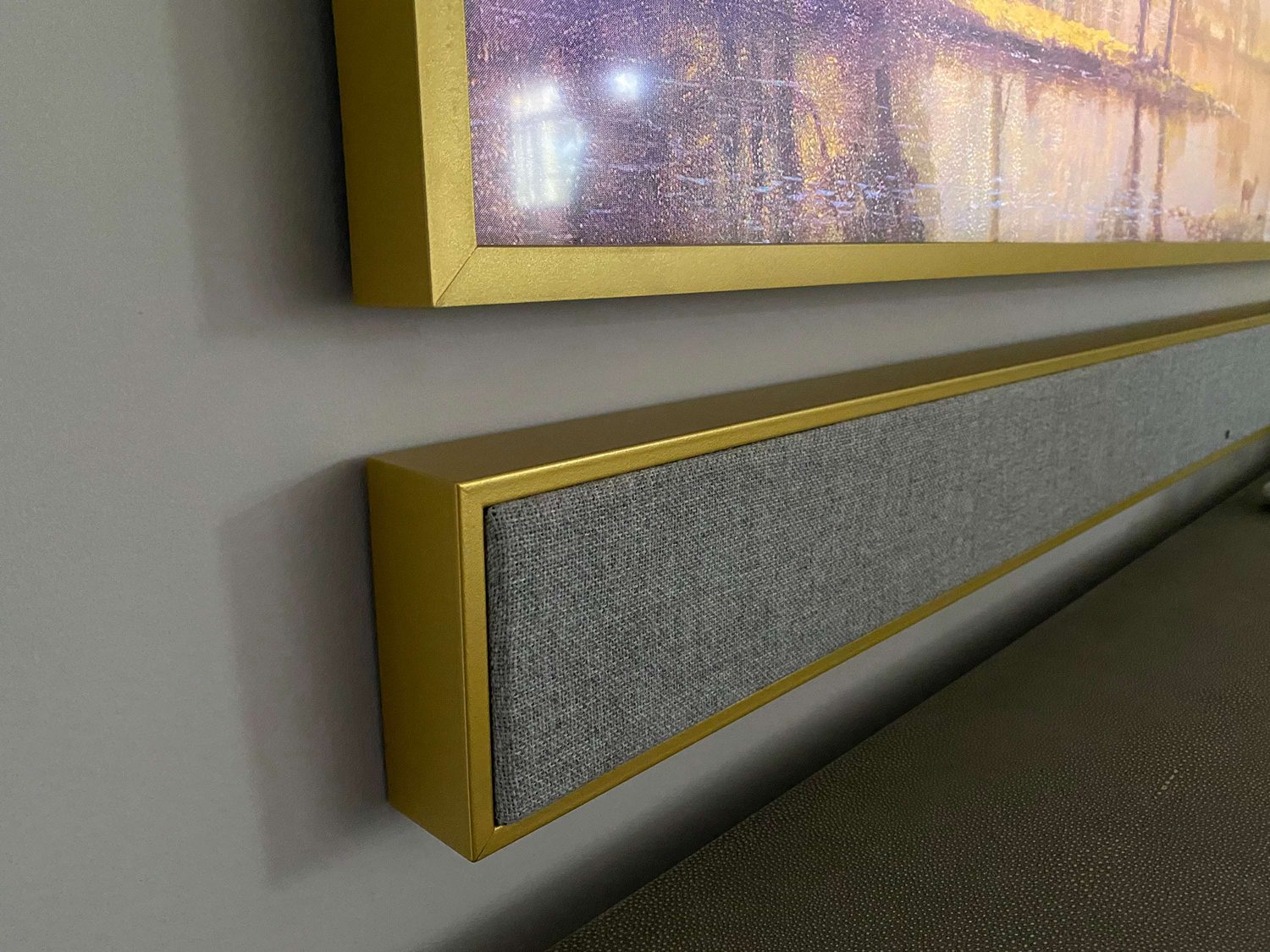 Leon custom framebar in gold