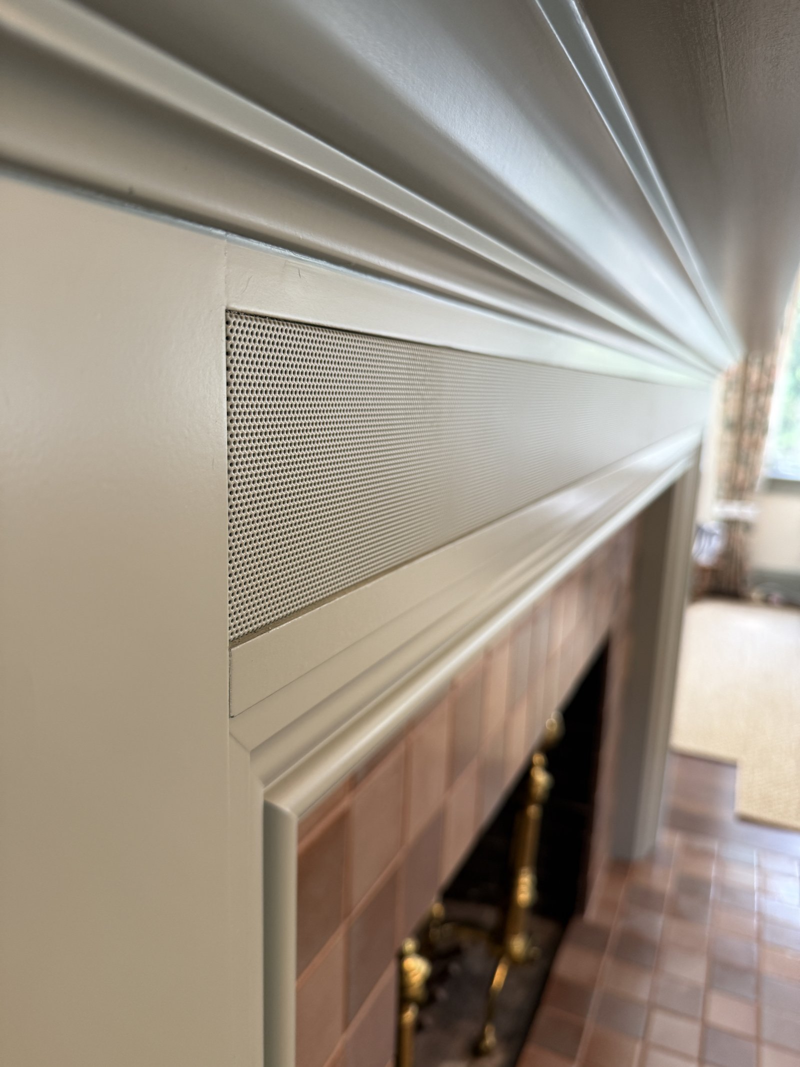 Mantel soundbar, close-up detail